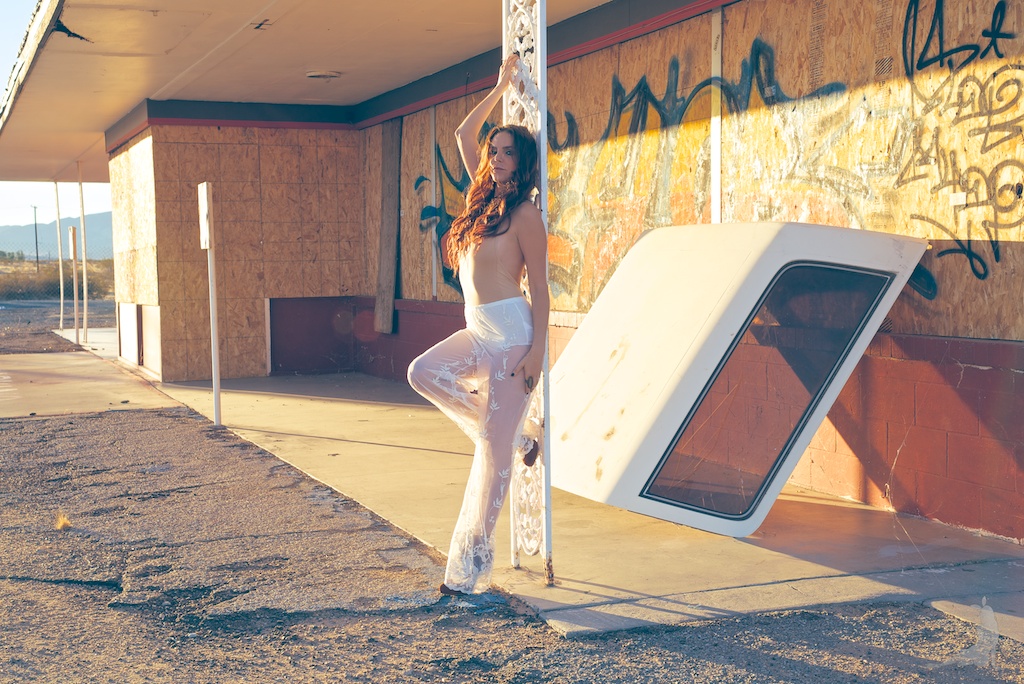 lush-jewelry-gypsy-boho-jewels-crystal-crescent-american-apparel-urban-outfitters-lace-body-suit-boho-bunnie-deserted-truck-stop DSC_9631