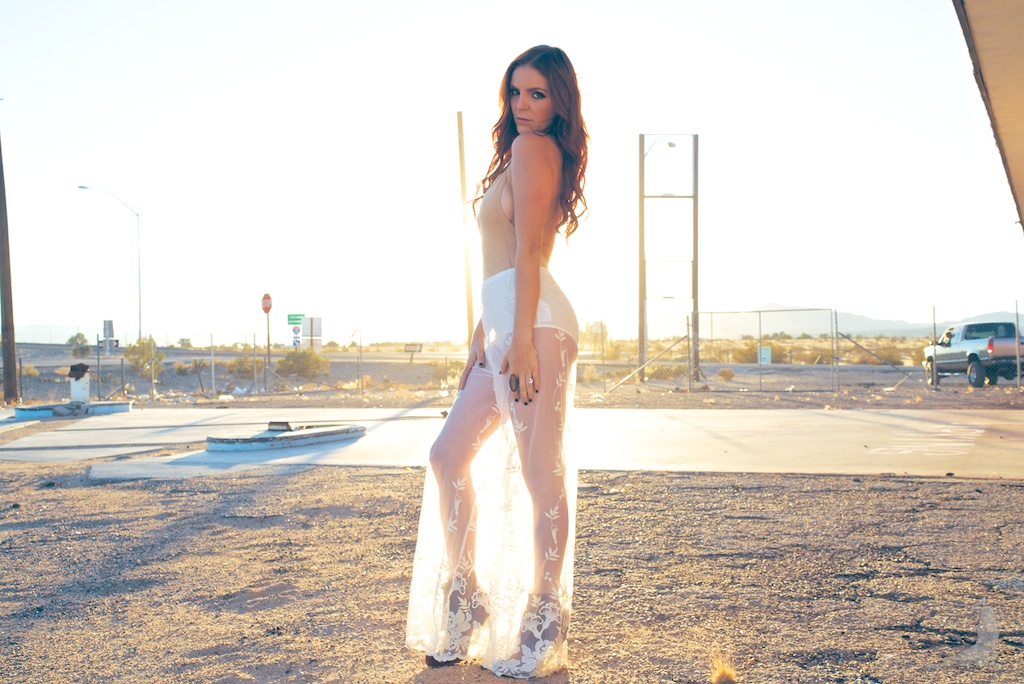 lush-jewelry-gypsy-boho-jewels-crystal-crescent-american-apparel-urban-outfitters-lace-body-suit-boho-bunnie-deserted-truck-stop DSC_9690