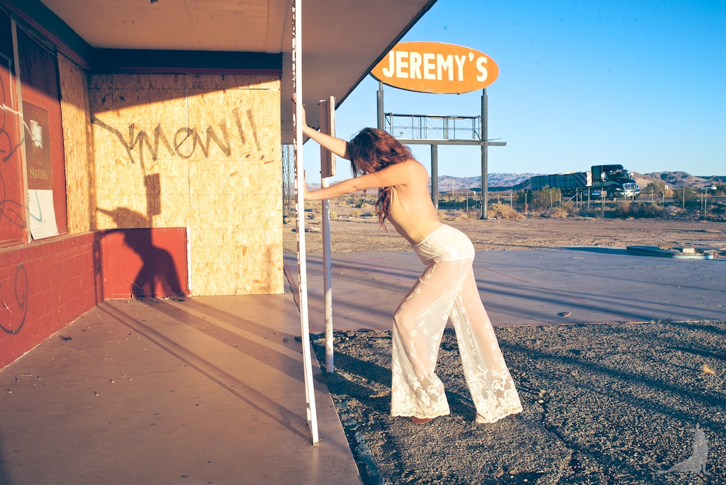 lush-jewelry-gypsy-boho-jewels-crystal-crescent-american-apparel-urban-outfitters-lace-body-suit-boho-bunnie-deserted-truck-stop DSC_9755