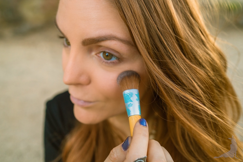 eco-tools-make-up-brush-set-holiday-2015-beauty-blogger 17