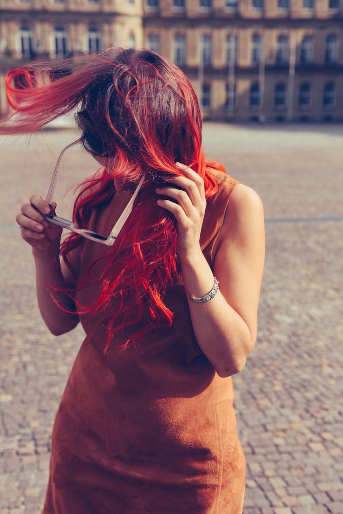 shop-tobi-boho-bunnie-cotton-candy-la-vegan-suede-mini-dress-overtone-hair-color-extreme-red-stuttgart-germany-photography-fashion-blogger-51